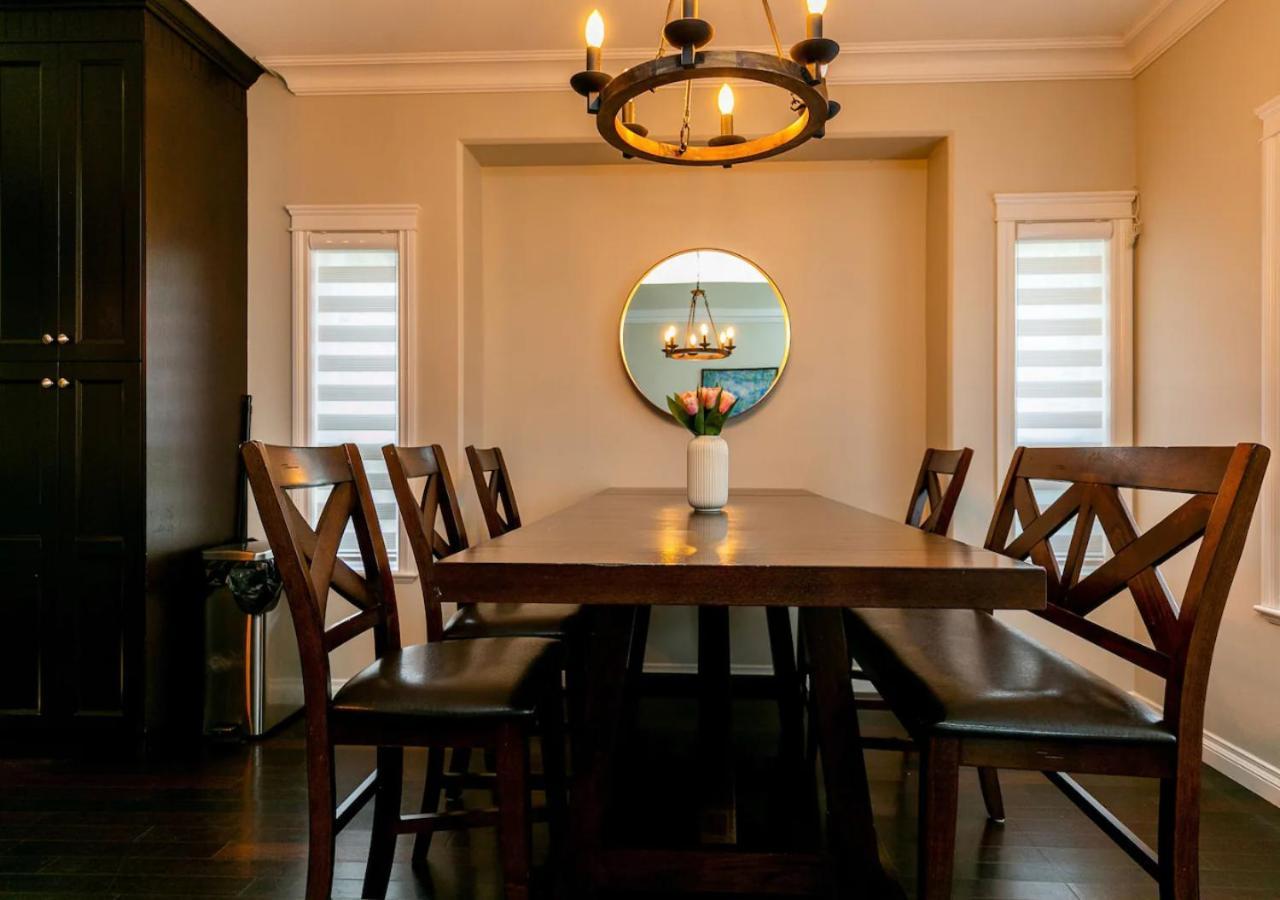 Bellamy Manor Large Home With 5Beds! In Langford Victoria Exteriör bild