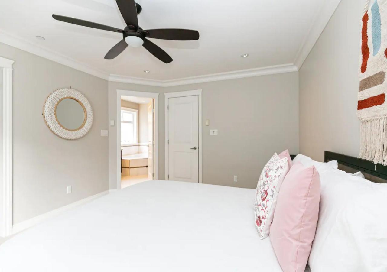 Bellamy Manor Large Home With 5Beds! In Langford Victoria Exteriör bild